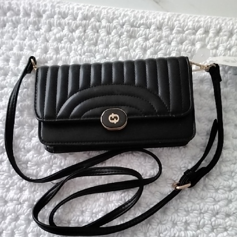 Elegant Black Quilted Crossbody Bag